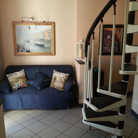 Case Vacanze Borgo Marina Imperia Rum bild