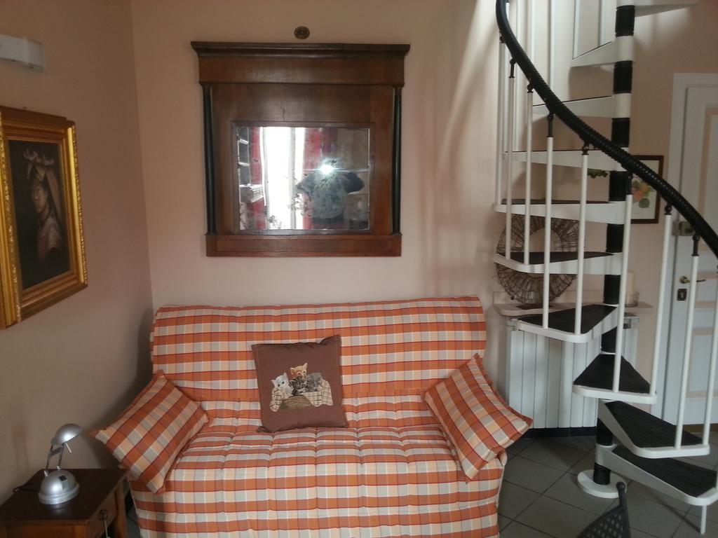 Case Vacanze Borgo Marina Imperia Rum bild