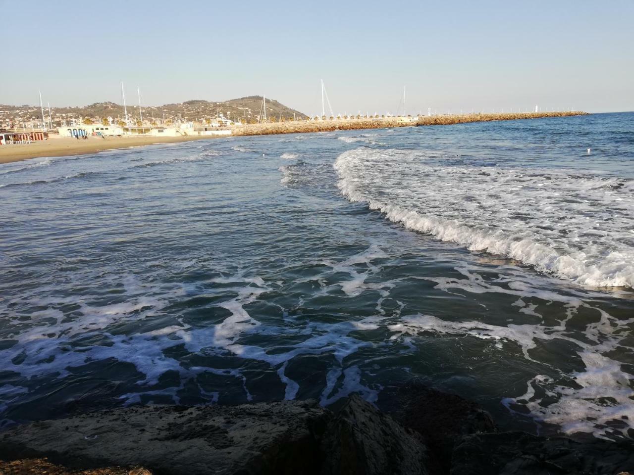 Case Vacanze Borgo Marina Imperia Exteriör bild